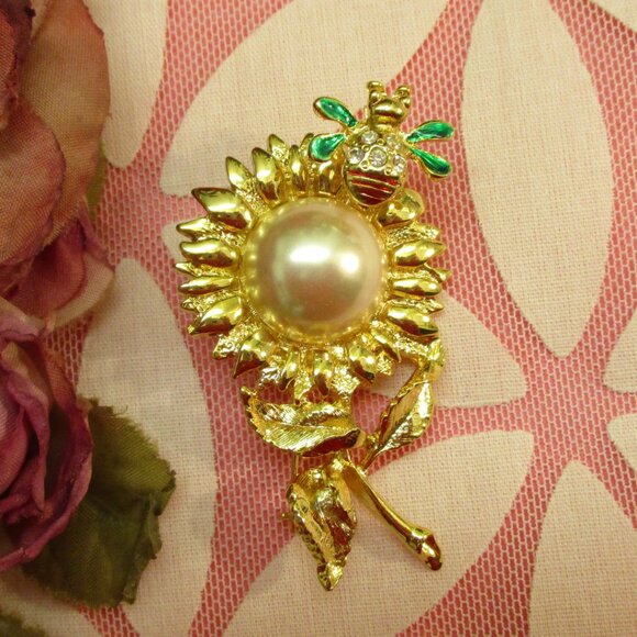 VINTAGE Flower Bee TREMBLER Brooch ~Flower Insect Rhinestone PearlJiggler Brooch - Picture 2 of 15